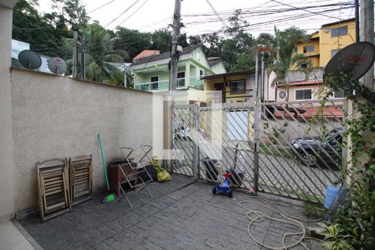 Garagem de casa de condomínio à venda com 3 quartos, 180m² em Taquara, Rio de Janeiro