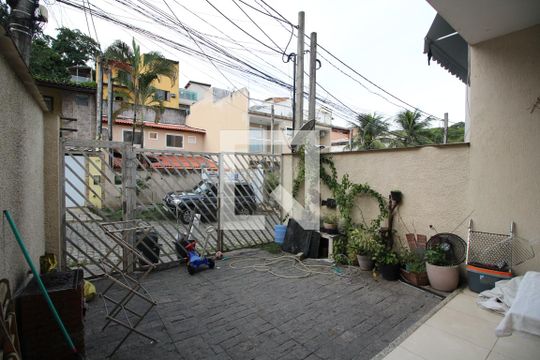 Garagem de casa de condomínio à venda com 3 quartos, 180m² em Taquara, Rio de Janeiro