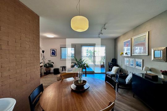 Sala de apartamento à venda com 2 quartos, 83m² em Santo Amaro, São Paulo