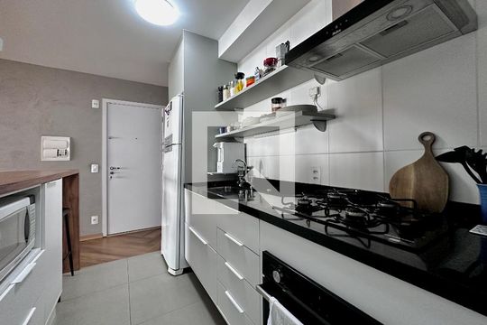 Cozinha de apartamento à venda com 2 quartos, 83m² em Santo Amaro, São Paulo