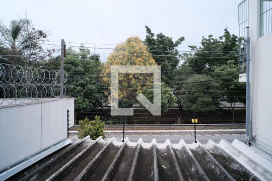 Quarto 1 de casa para alugar com 2 quartos, 135m² em Vila Nhocune, São Paulo
