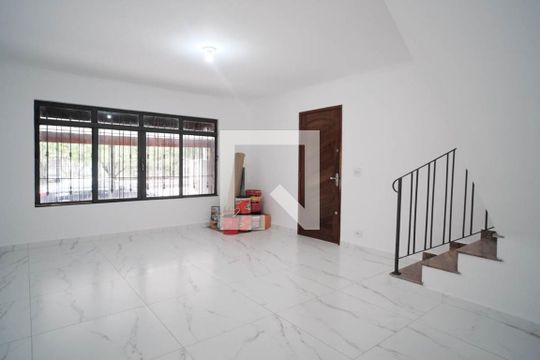 Casa para alugar com 2 quartos, 135m² em Vila Nhocune, São Paulo