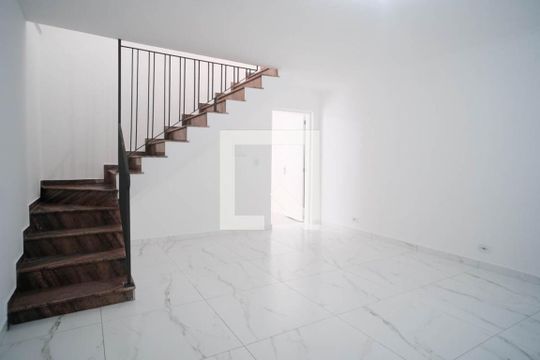 Sala de casa para alugar com 2 quartos, 135m² em Vila Nhocune, São Paulo