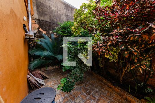 Área Externa de casa à venda com 4 quartos, 214m² em Salgado Filho, Belo Horizonte