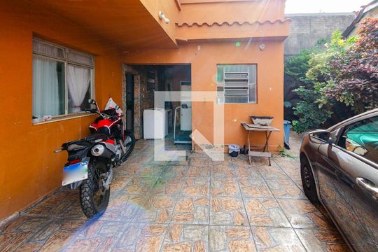Área Externa de casa à venda com 4 quartos, 214m² em Salgado Filho, Belo Horizonte