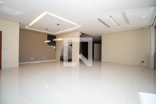 Casa de Condomínio para alugar com 5 quartos, 1000m² em Sh Contagem, Brasília