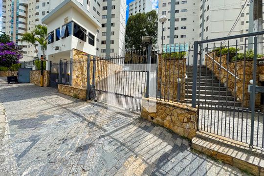 Fachada de apartamento para alugar com 3 quartos, 73m² em Vila Monumento, São Paulo