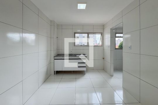 Cozinha de apartamento para alugar com 3 quartos, 73m² em Vila Monumento, São Paulo