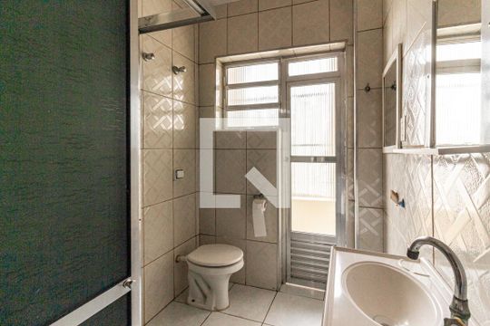 Banheiro de kitnet/studio para alugar com 1 quarto, 36m² em Centro Histórico de São Paulo, São Paulo