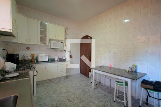 Cozinha de casa à venda com 3 quartos, 273m² em Renascença, Belo Horizonte