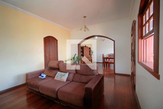Sala de casa à venda com 3 quartos, 273m² em Renascença, Belo Horizonte