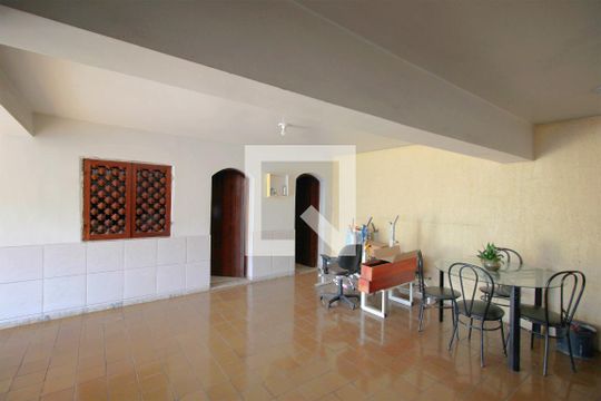 Garagem de casa à venda com 3 quartos, 273m² em Renascença, Belo Horizonte