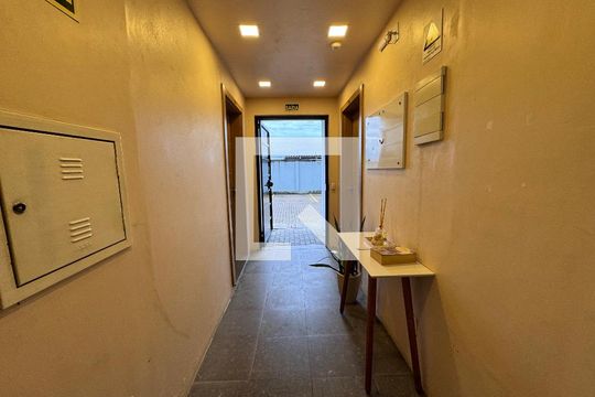 Corredor de apartamento à venda com 2 quartos, 48m² em Feitoria, São Leopoldo
