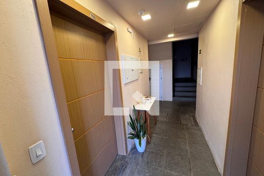 Corredor de apartamento à venda com 2 quartos, 48m² em Feitoria, São Leopoldo