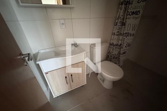 Banheiro de apartamento à venda com 2 quartos, 48m² em Feitoria, São Leopoldo