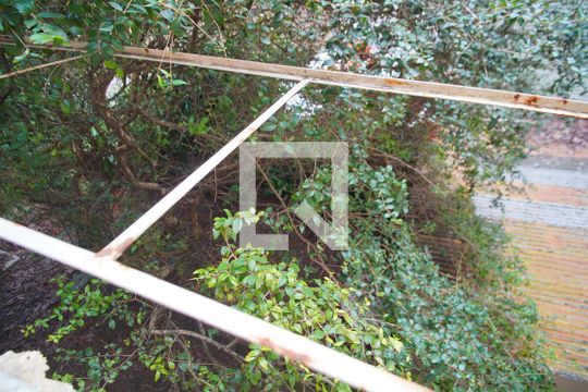 Quintal de casa à venda com 2 quartos, 155m² em Independência, Porto Alegre