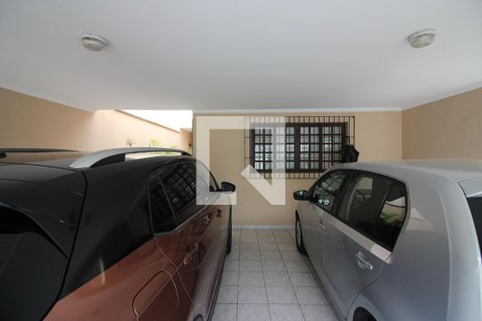 Garagem de casa à venda com 3 quartos, 362m² em Nova Petrópolis, São Bernardo do Campo