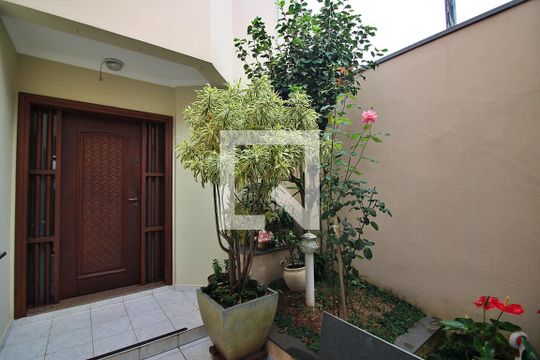 Área Externa de casa à venda com 3 quartos, 362m² em Nova Petrópolis, São Bernardo do Campo