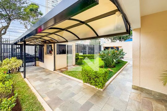 Entrada de apartamento à venda com 1 quarto, 45m² em Cambuci, São Paulo