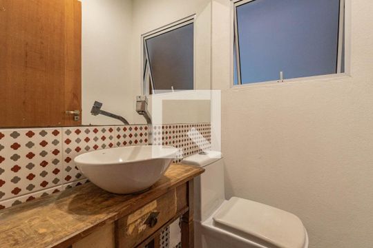 Lavabo de casa à venda com 3 quartos, 225m² em Vila Moinho Velho, São Paulo