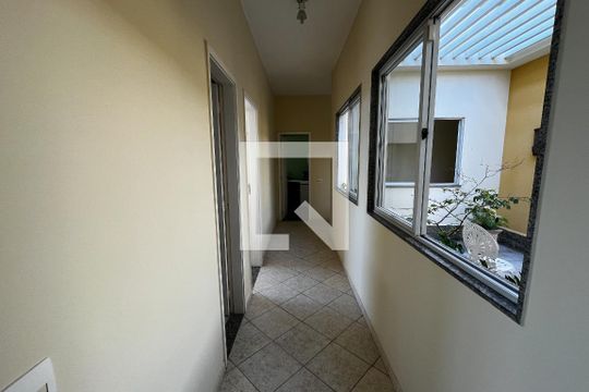 Corredor de casa à venda com 4 quartos, 466m² em Jardim Guanabara, Rio de Janeiro
