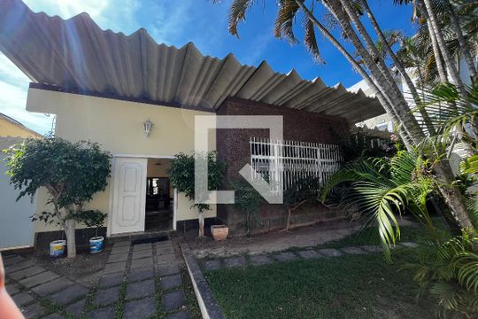 Fachada de casa à venda com 4 quartos, 466m² em Jardim Guanabara, Rio de Janeiro