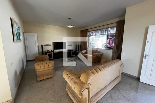 Sala de casa à venda com 4 quartos, 466m² em Jardim Guanabara, Rio de Janeiro
