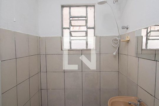 Banheiro de casa para alugar com 1 quarto, 55m² em Freguesia do Ó, São Paulo