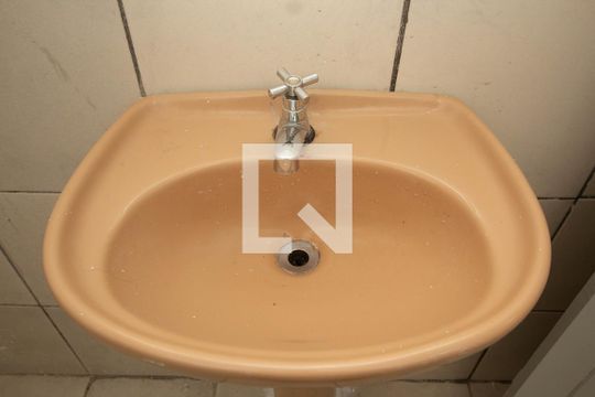 Banheiro de casa para alugar com 1 quarto, 55m² em Freguesia do Ó, São Paulo