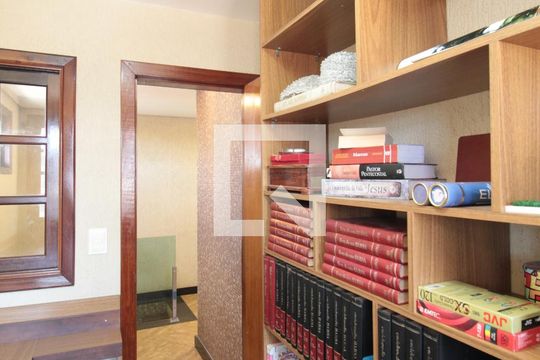 Escritório de casa à venda com 4 quartos, 640m² em Trevo, Belo Horizonte