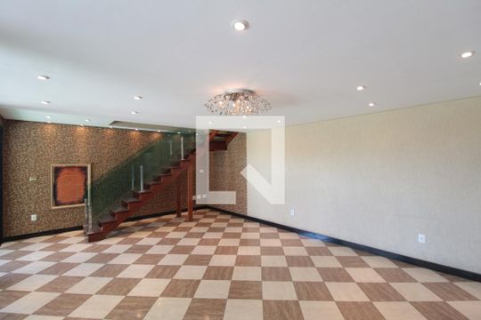 Casa à venda com 4 quartos, 640m² em Trevo, Belo Horizonte