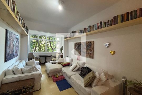 Sala de apartamento à venda com 2 quartos, 70m² em Leblon, Rio de Janeiro