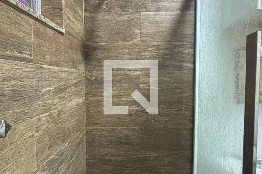 Banheiro  de apartamento à venda com 2 quartos, 70m² em Leblon, Rio de Janeiro