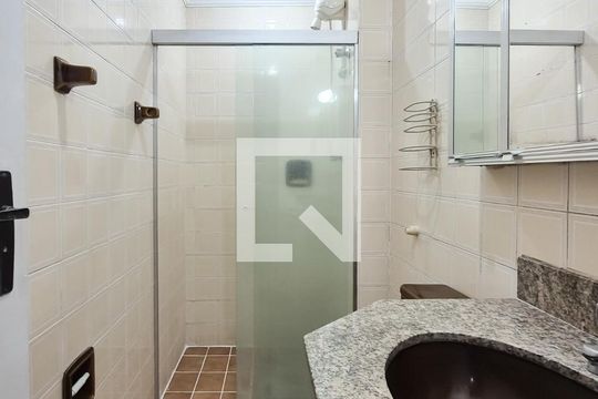 Banheiro da Suíte de apartamento para alugar com 1 quarto, 39m² em Jardim Chácara Inglesa, São Bernardo do Campo