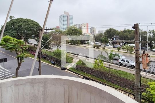 Varanda da suíte de apartamento para alugar com 1 quarto, 40m² em Jardim Chácara Inglesa, São Bernardo do Campo
