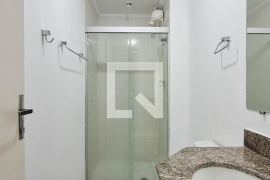 Banheiro da Suíte de apartamento para alugar com 1 quarto, 40m² em Jardim Chácara Inglesa, São Bernardo do Campo