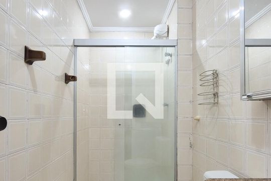 Banheiro da Suíte de apartamento para alugar com 1 quarto, 39m² em Jardim Chácara Inglesa, São Bernardo do Campo