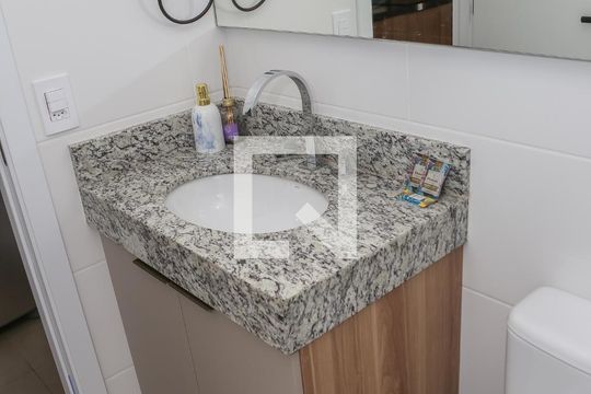 Banheiro de apartamento para alugar com 1 quarto, 25m² em Perdizes, São Paulo
