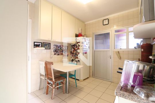 Cozinha de apartamento à venda com 3 quartos, 105m² em Perdizes, São Paulo