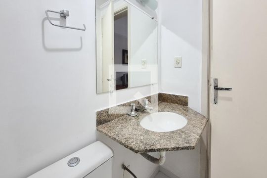 Banheiro da Suíte de apartamento para alugar com 1 quarto, 40m² em Jardim Chácara Inglesa, São Bernardo do Campo