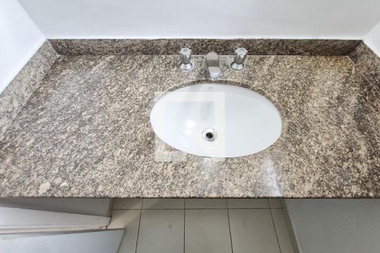 Banheiro da Suíte de apartamento para alugar com 1 quarto, 39m² em Jardim Chácara Inglesa, São Bernardo do Campo