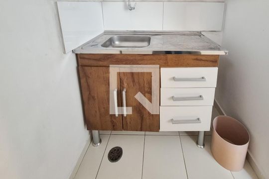 Cozinha  de apartamento para alugar com 1 quarto, 39m² em Jardim Chácara Inglesa, São Bernardo do Campo