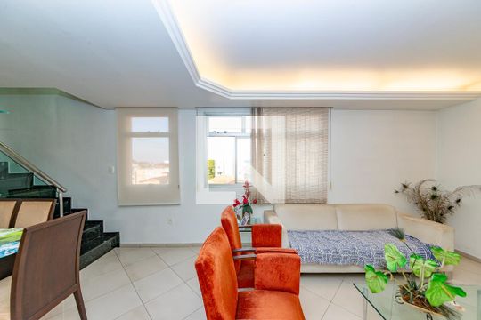 Sala 1 de apartamento à venda com 5 quartos, 235m² em Carlos Prates, Belo Horizonte