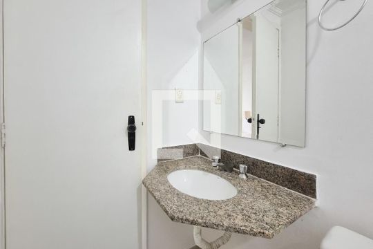 Banheiro da Suíte de apartamento para alugar com 1 quarto, 40m² em Jardim Chácara Inglesa, São Bernardo do Campo