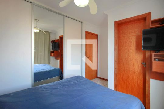Suíte de apartamento à venda com 3 quartos, 79m² em Sagrada Família, Belo Horizonte