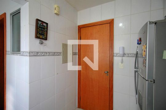 Cozinha de apartamento à venda com 3 quartos, 79m² em Sagrada Família, Belo Horizonte