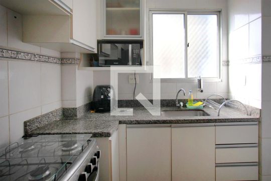 Cozinha de apartamento à venda com 3 quartos, 79m² em Sagrada Família, Belo Horizonte