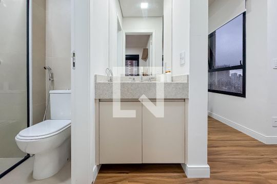 Banheiro de apartamento à venda com 1 quarto, 56m² em Vila Mariana, São Paulo