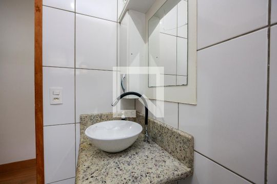 Banheiro 2 de casa à venda com 3 quartos, 150m² em Cidade Monções, São Paulo