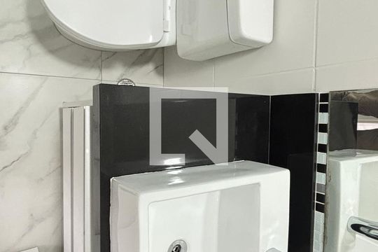 Banheiro da Suíte 2 de apartamento para alugar com 3 quartos, 126m² em Vila Gilda, Santo André